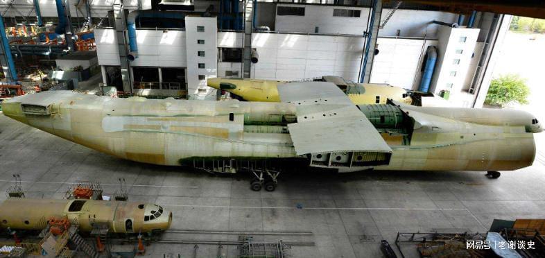 乌克兰那架被炸毁的安225，到底去哪了？果真被某大国打包带走？