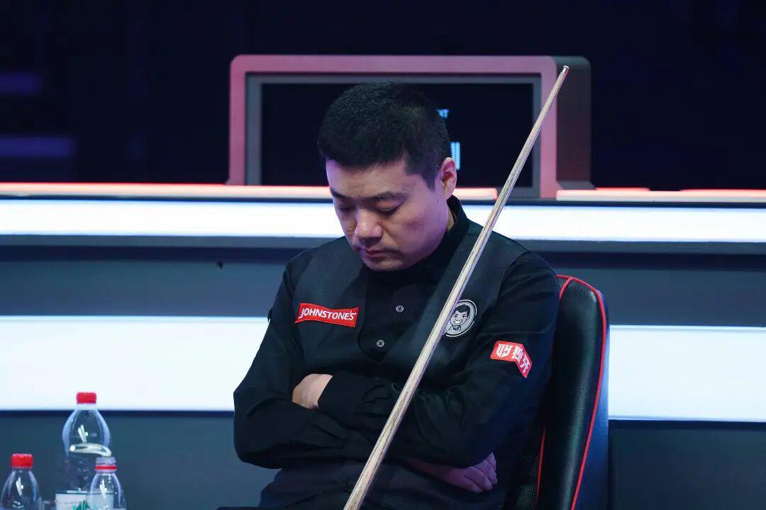 奇怪的默契增加了！斯诺克大师赛首轮比分全是6-2。三名中国选手闯入八强