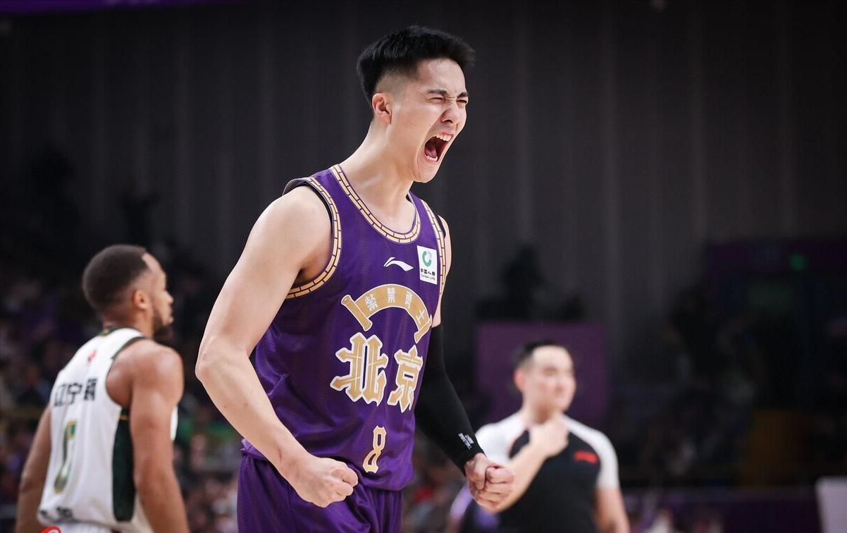 如意体育app-得不偿失！北控23分输广厦，朱松玮反击摔到腰，胡金秋狂砍22+7